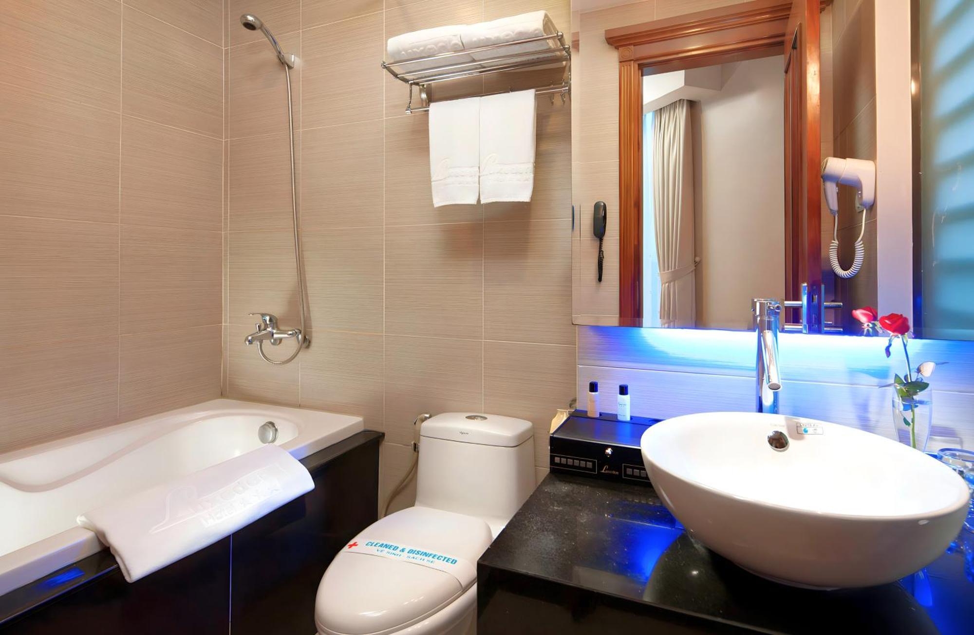 Luxeden Hotel Ханой Экстерьер фото